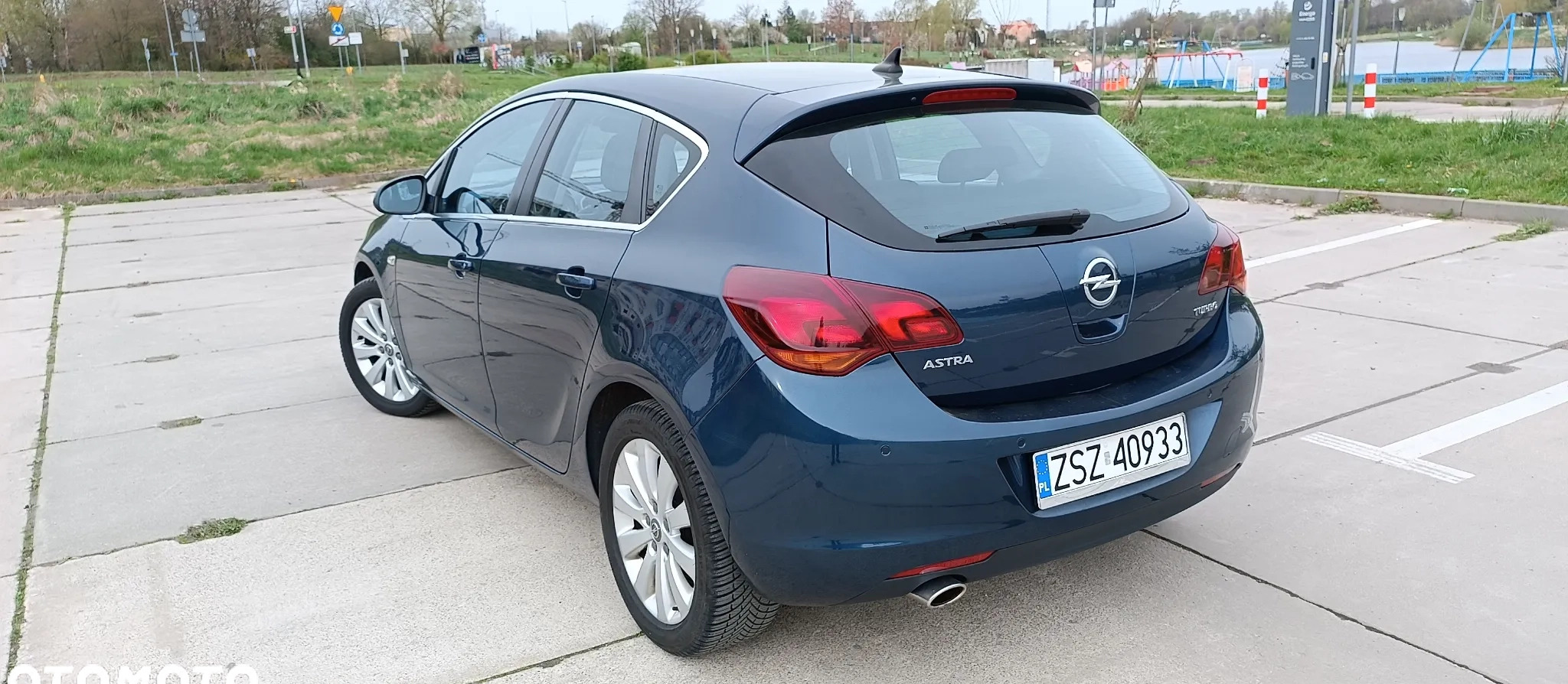 Opel Astra cena 26900 przebieg: 206800, rok produkcji 2011 z Koszalin małe 379
